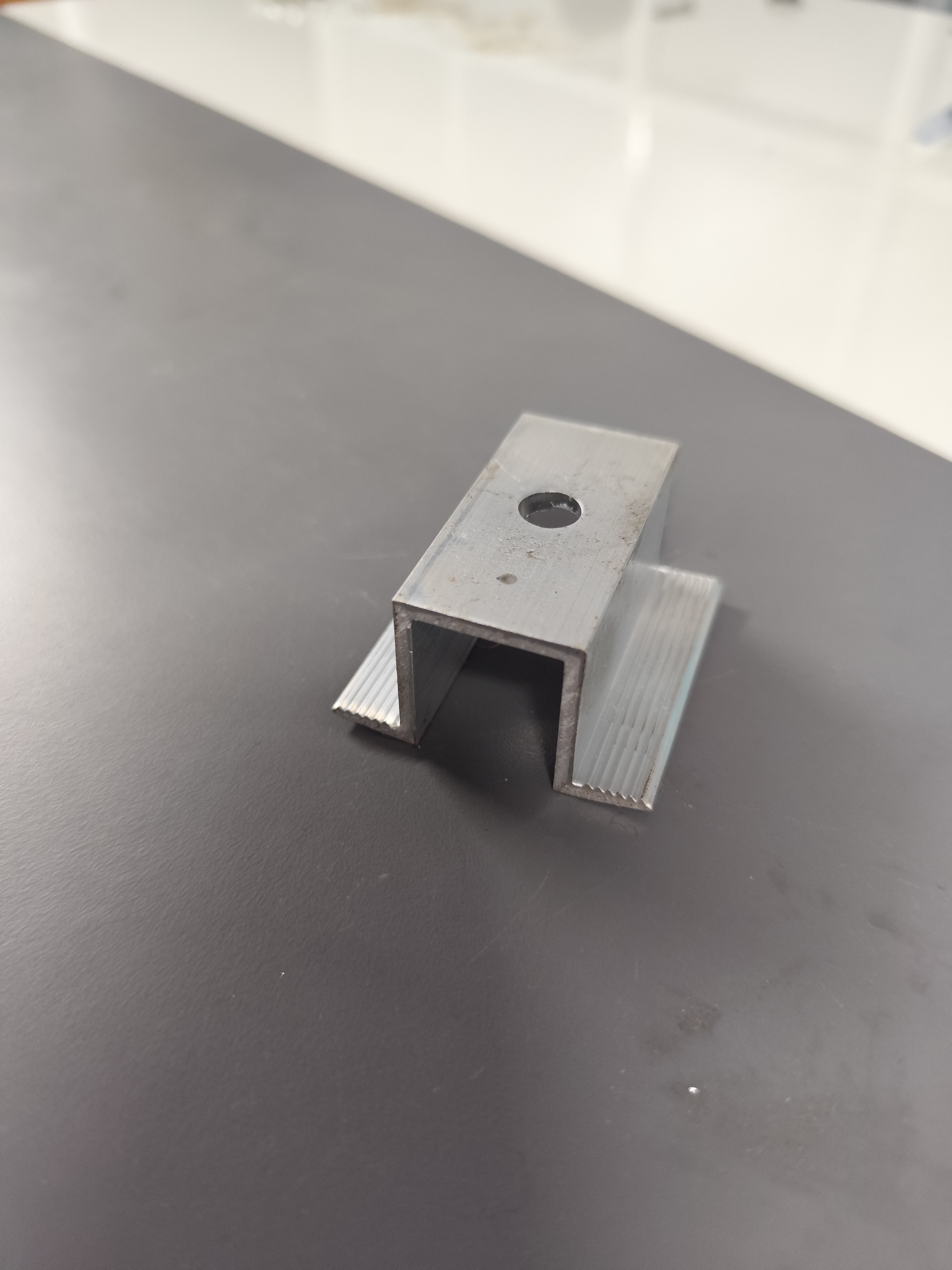 Aluminum Mid Clamp 25×50 MC