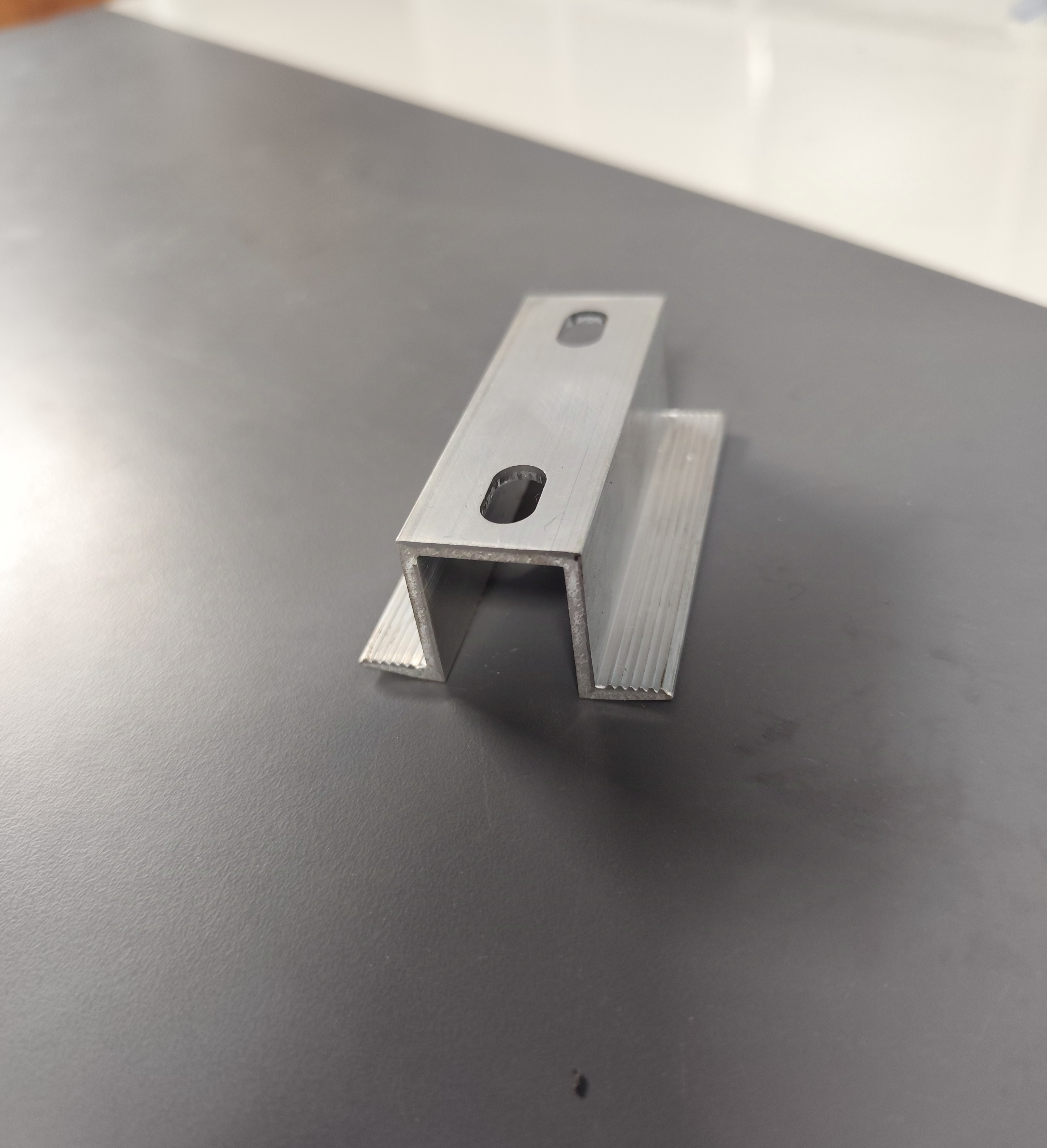 Double Hole Mid Clamp